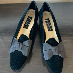 Black Velvet Candid Statements loafers with slight heal and black bow size 8M